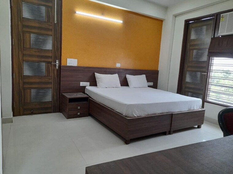 Living Room, allure-estate 1 RK 500 Sq.Ft. Builder Floor In Sector 14 Gurgaon 10516917