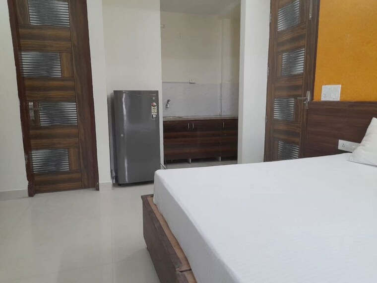 Kitchen, allure-estate 1 RK 500 Sq.Ft. Builder Floor In Sector 14 Gurgaon 10516917