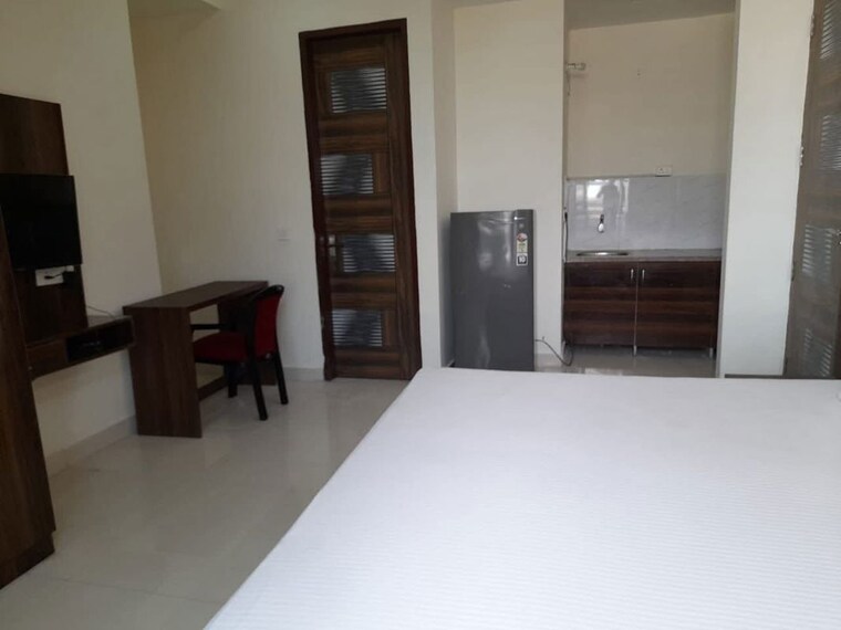 Room, allure-estate 1 RK 500 Sq.Ft. Builder Floor In Sector 14 Gurgaon 10516917