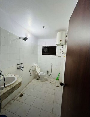 Bathroom in 3 BHK Apartment at Shalimar Belvedere Court, Gomti Nagar – for Rent