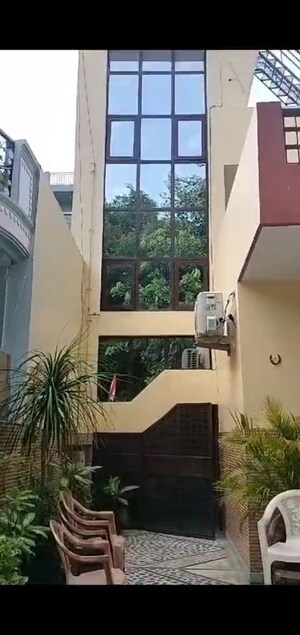 Balcony in 3 BHK Builder Floor at Palam Vihar Residents Association, Palam Vihar – for Rent