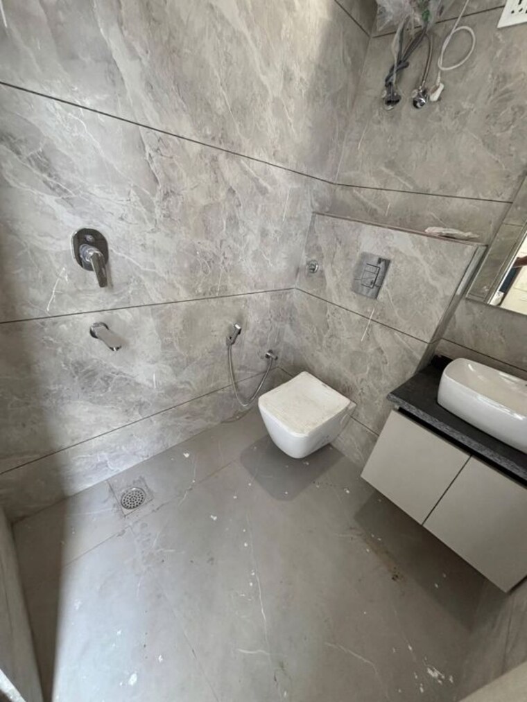 Bathroom, ganga-complex-gurgaon 1 RK 500 Sq.Ft. Builder Floor In Sector 12 Gurgaon 10516927