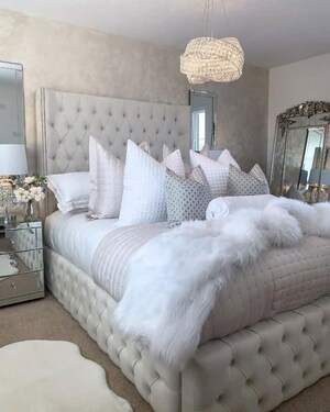 Bedroom in 3 BHK Builder Floor at Sector 39 – for Rent