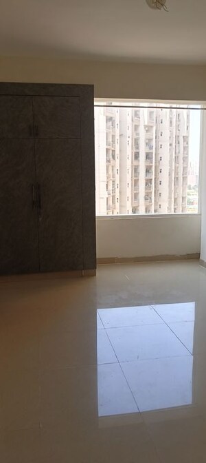 Room in 2 BHK Apartment at Amrapali Zodiac, Sector 120 – for Sale