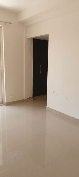 Room in 2 BHK Apartment at Amrapali Zodiac, Sector 120 – for Sale