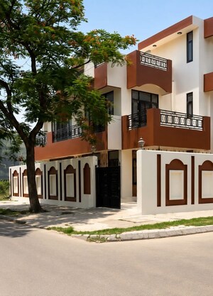  Office Space For Rent in Ansal Sushant Golf city, Sushant Golf City