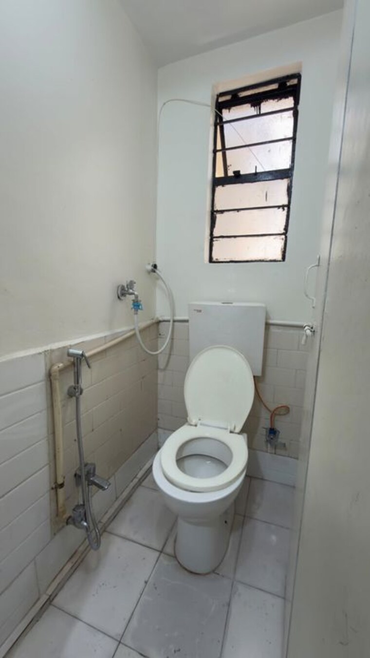 Bathroom, golf-residency-yerawada 1 Bedroom 650 Sq.Ft. Apartment In Yerawada Pune 10516949