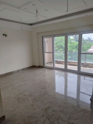 Room in 1 BHK Builder Floor at Sector 21 – for Rent