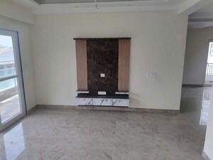 Room in 1 BHK Builder Floor at Sector 21 – for Rent