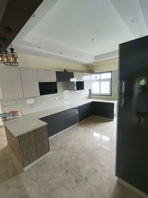 Kitchen in 1 BHK Builder Floor at Sector 21 – for Rent
