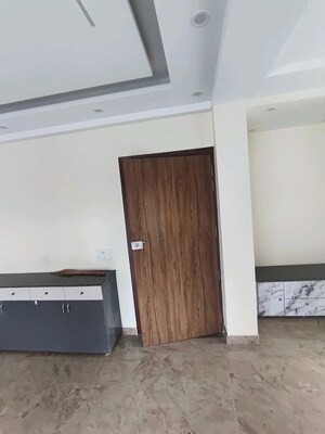1 BHK Builder Floor For Rent in Sector 21