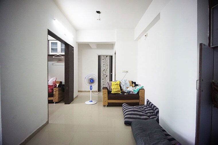 Living Room, tragad 2 Bedroom 131 Sq.Yd. Apartment In Tragad Ahmedabad 10517010