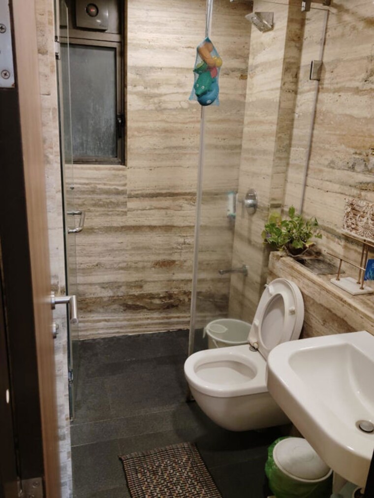 Bathroom, lodha-new-cuffe-parade 4 Bedroom 1800 Sq.Ft. Apartment In Wadala Mumbai 10517011
