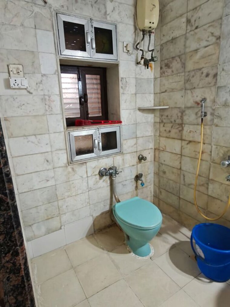 Bathroom, kaveri-chs-chembur 2 Bedroom 949 Sq.Ft. Apartment In Chembur Mumbai 10516988