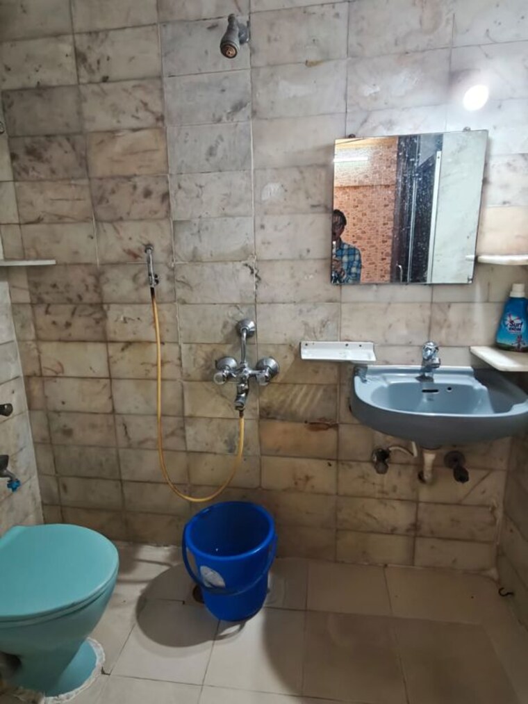 Bathroom, kaveri-chs-chembur 2 Bedroom 949 Sq.Ft. Apartment In Chembur Mumbai 10516988