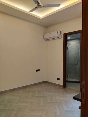 Room in 3 BHK Apartment at Godrej Habitat, Sector 3 – for Sale