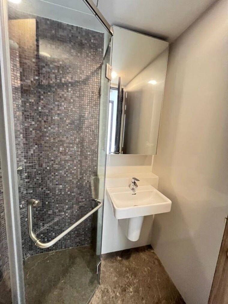 Bathroom, lodha-the-park 2 Bedroom 897 Sq.Ft. Apartment In Worli Mumbai 10517030
