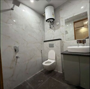 Bathroom in 3 BHK Apartment at Gomti Nagar – for Rent
