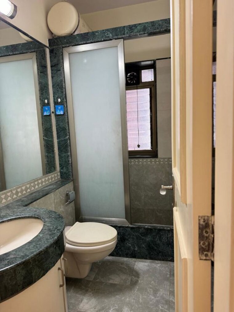 Bathroom, raheja-sherwood 3 Bedroom 1550 Sq.Ft. Apartment In Goregaon East Mumbai 10517041
