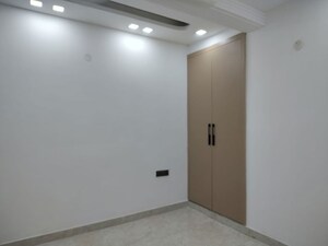 Room in 3 BHK Builder Floor at Chattarpur – for Rent