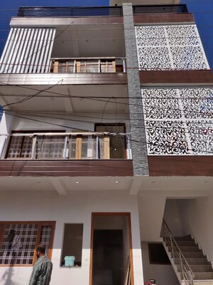 3 BHK Builder Floor For Sale in Sahastradhara