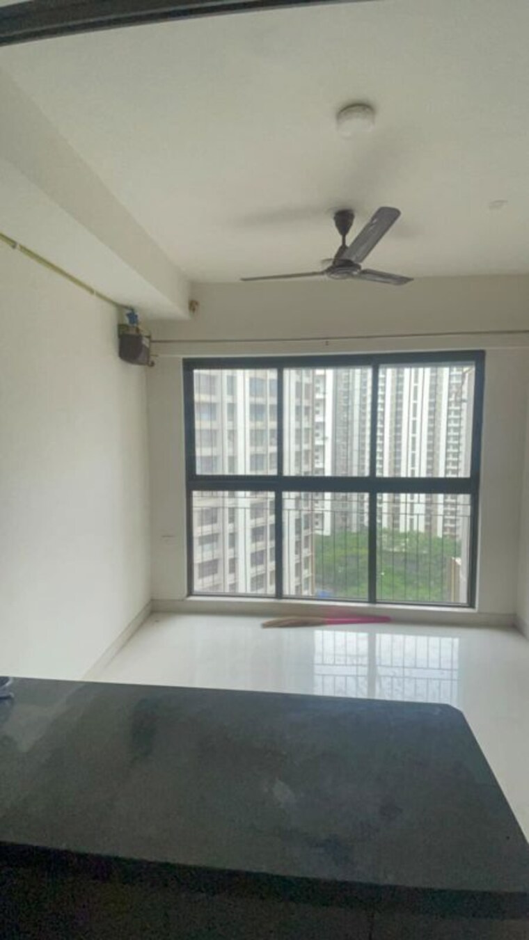 Room, lodha-crown-quality-homes 1 Bedroom 390 Sq.Ft. Apartment In Majiwada Thane 10517038
