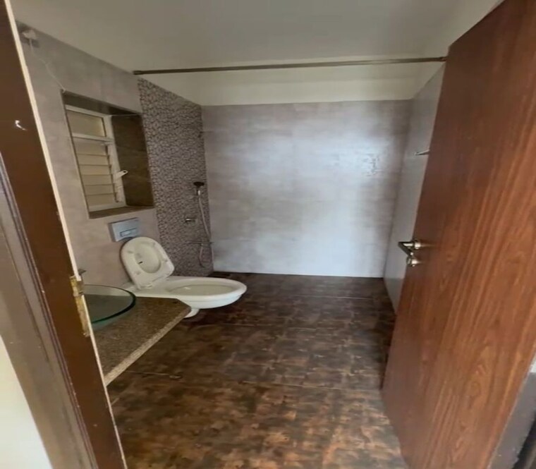 Bathroom, omkar-veda-exclusive 2 Bedroom 800 Sq.Ft. Apartment In Parel Mumbai 10517083