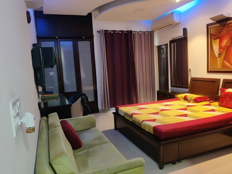 Bedroom, shalimar-heights-lucknow 3 Bedroom 2000 Sq.Ft. Apartment In Butler Colony Lucknow 10517046
