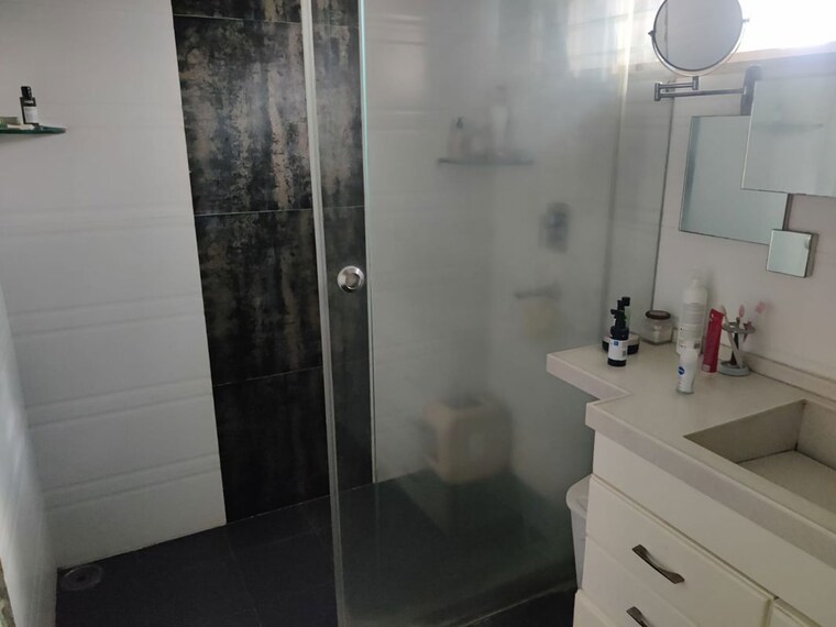 Bathroom, shalimar-heights-lucknow 3 Bedroom 2000 Sq.Ft. Apartment In Butler Colony Lucknow 10517046