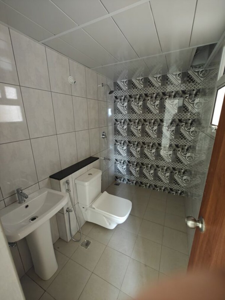 Bathroom, prestige-finsbury-park-regent 2 Bedroom 955 Sq.Ft. Apartment In Bagaluru Bangalore 10517110