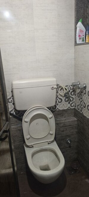 Bathroom in 1 RK Apartment at Prabhat Apartment Prabhadevi, Prabhadevi – for Rent