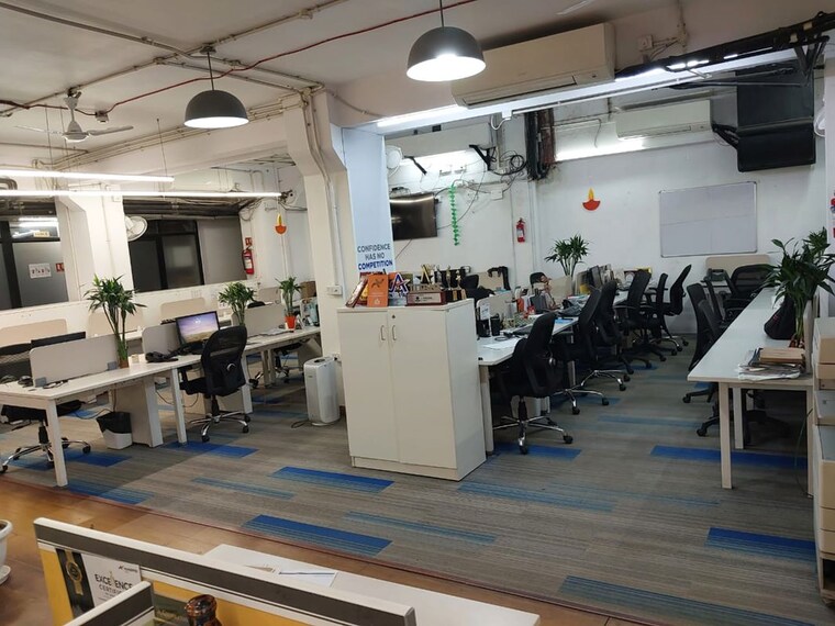 Gym, jhandewalan Commercial Office Space 6800 Sq.Yd. In Jhandewalan Delhi 10515300