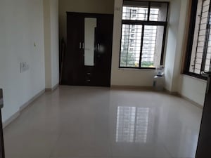 Room in 2 BHK Apartment at Lodha Paradise, Majiwada – for Rent