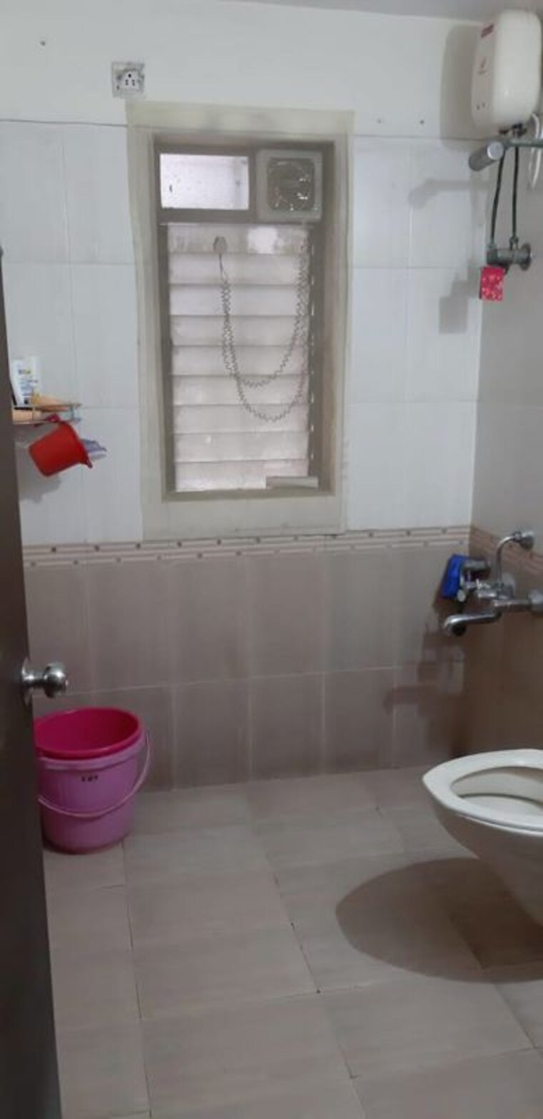 Bathroom, lodha-paradise 2 Bedroom 800 Sq.Ft. Apartment In Majiwada Thane 10517191