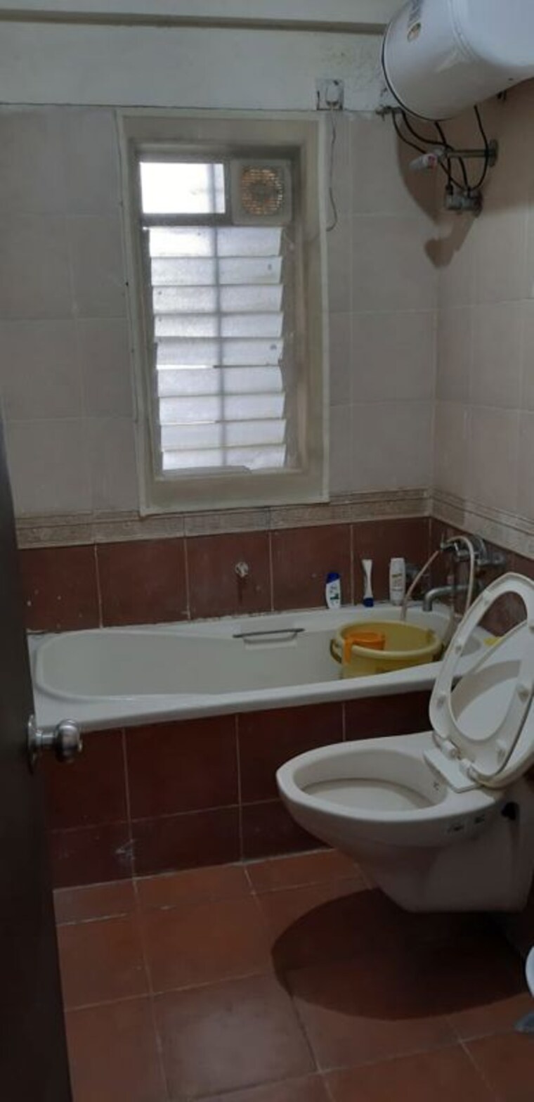 Bathroom, lodha-paradise 2 Bedroom 800 Sq.Ft. Apartment In Majiwada Thane 10517191