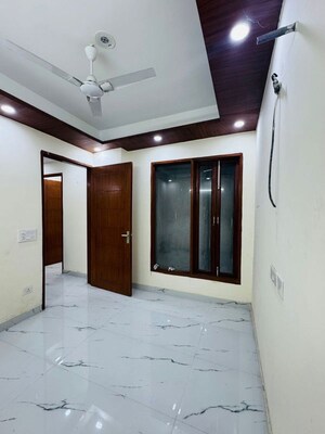 Room in 2 BHK Builder Floor at Saket – for Rent