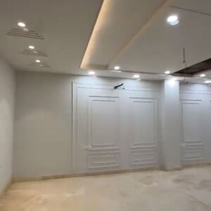 Furnished Amenities in 4 BHK Builder Floor at Rohini Sector 23 – for Sale