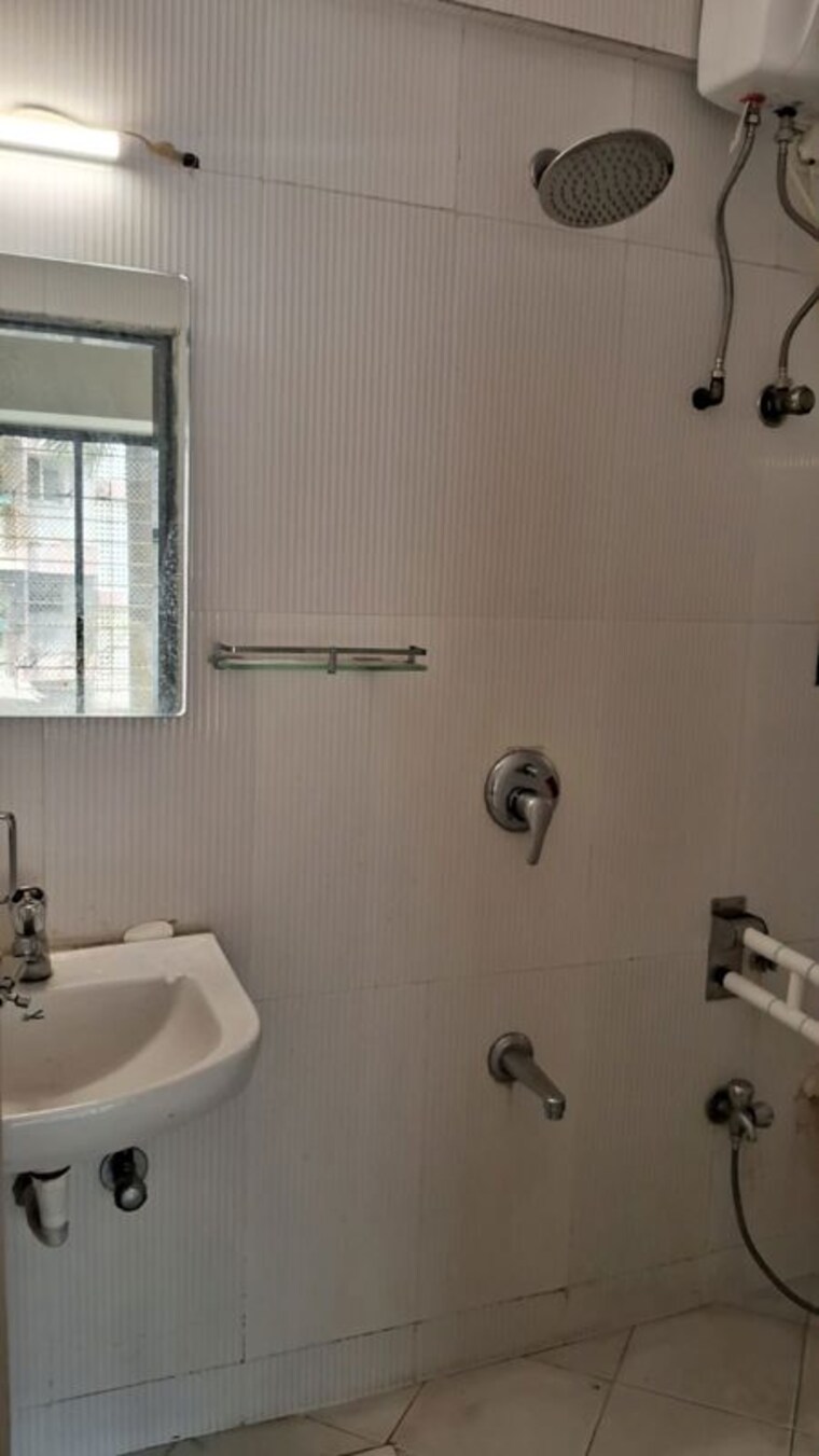 Bathroom, bhoj-bhavan 1 Bedroom 611 Sq.Ft. Apartment In Chembur Mumbai 10517224