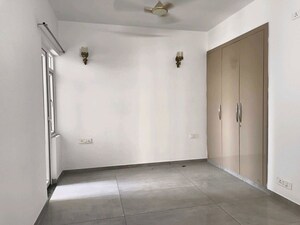 Room in 3 BHK Builder Floor at Sector 22 – for Rent