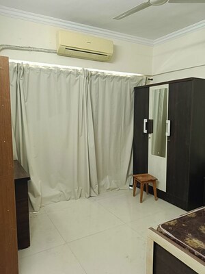 Bedroom in 2.5 BHK Apartment at Amann Marina, Worli – for Rent