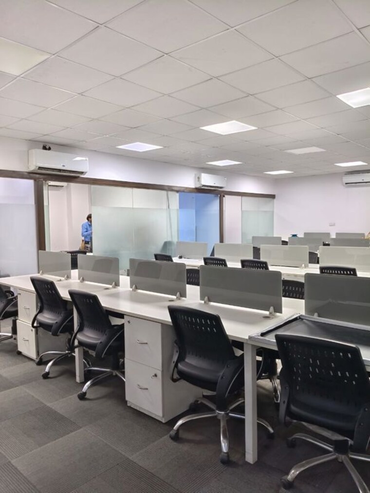 Team Area, sector 6 Commercial Office Space 1800 Sq.Ft. In Sector 6 Noida 10517136