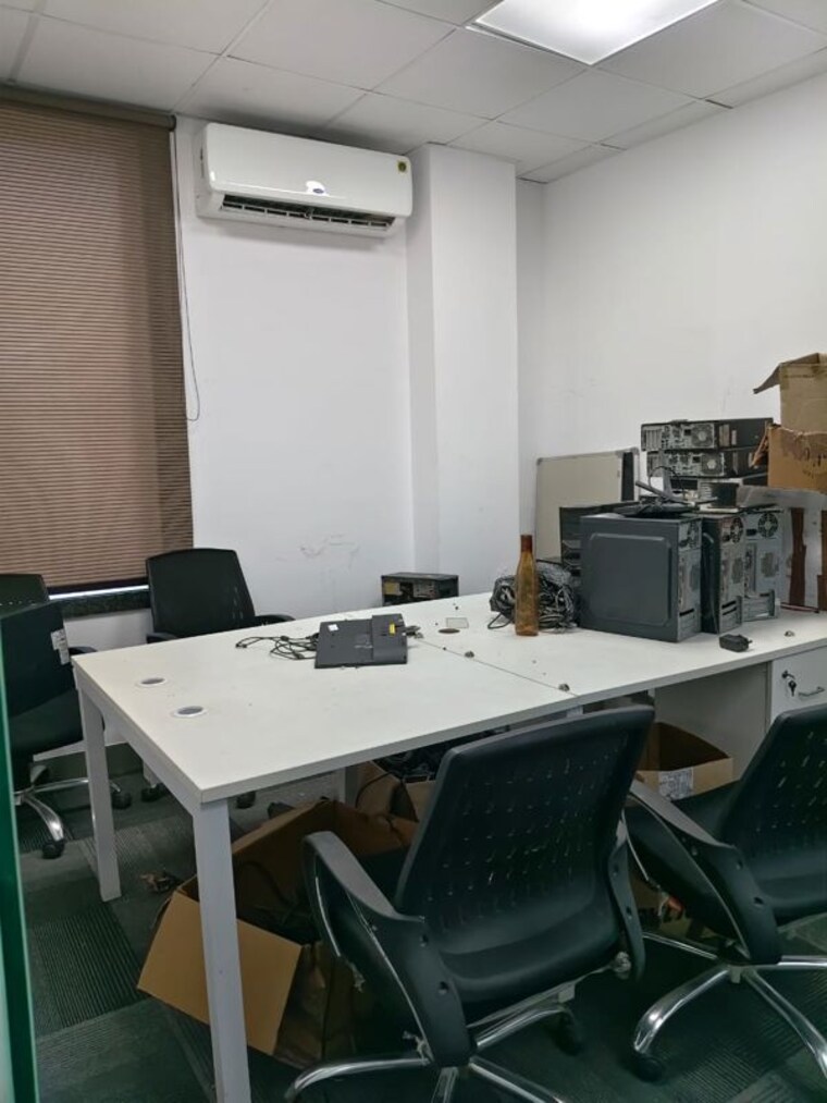 Team Area, sector 6 Commercial Office Space 1800 Sq.Ft. In Sector 6 Noida 10517136