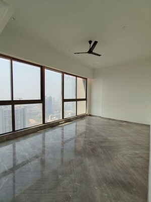 Room in 4 BHK Apartment at Prestige Jasdan Classic, Mahalaxmi – for Rent