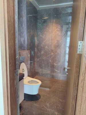 Bathroom in 4 BHK Apartment at Prestige Jasdan Classic, Mahalaxmi – for Rent