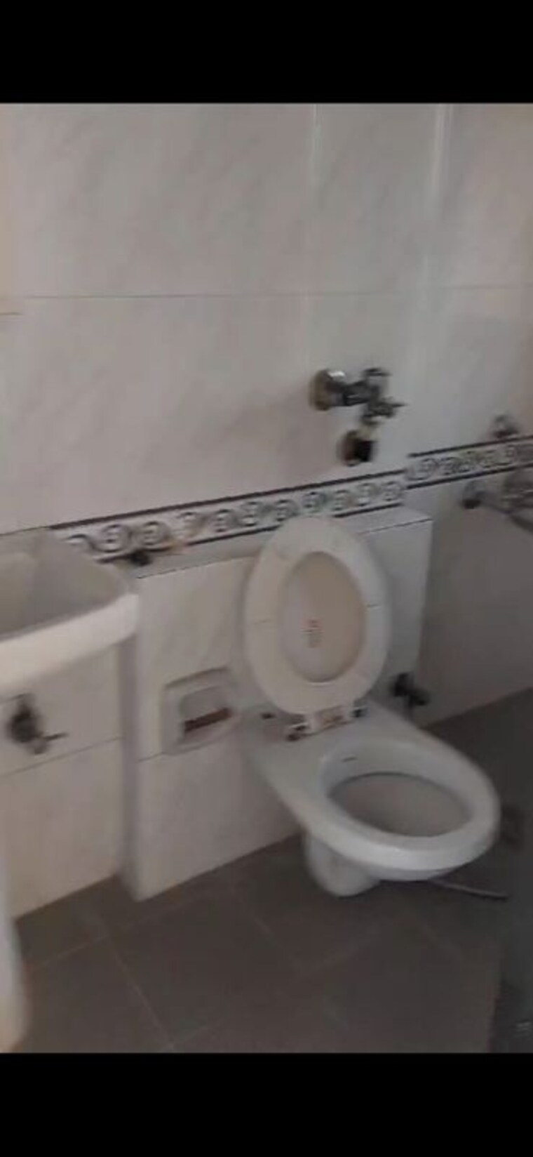 Bathroom, k-raheja-palm-spring 3 Bedroom 1200 Sq.Ft. Apartment In Malad West Mumbai 10517271