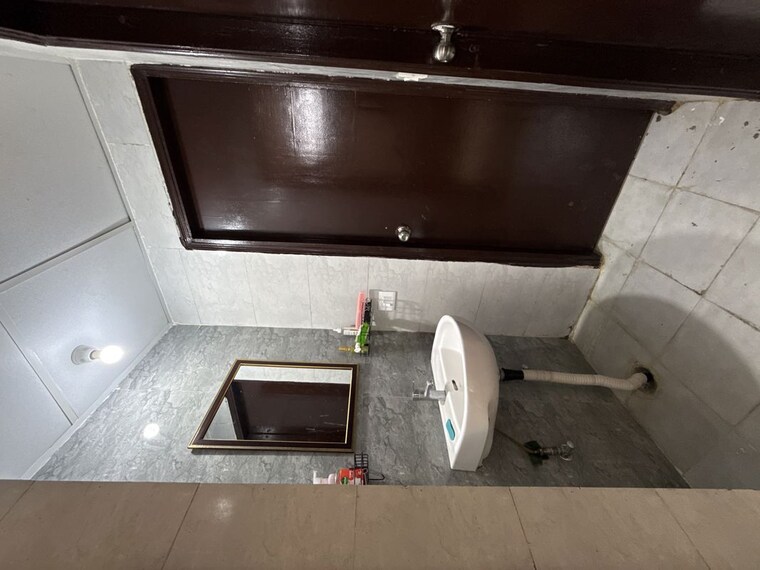 Bathroom, amrapali dream valley 1 Bedroom 585 Sq.Ft. Apartment In Amrapali Dream Valley Greater Noida 10515245