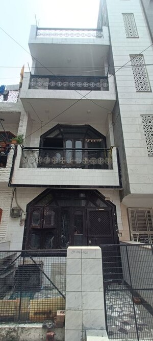 3 BHK Independent House For Rent in Rohini Sector 8