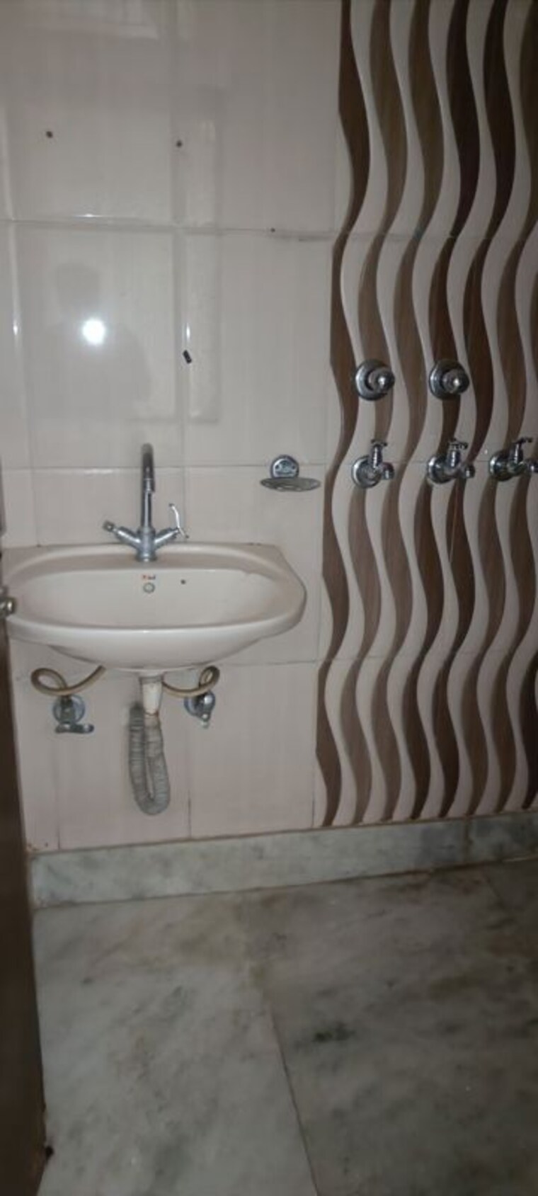 Bathroom, rohini sector 8 3 Bedroom 350 Sq.Ft. Independent House In Rohini Sector 8 Delhi 10517303