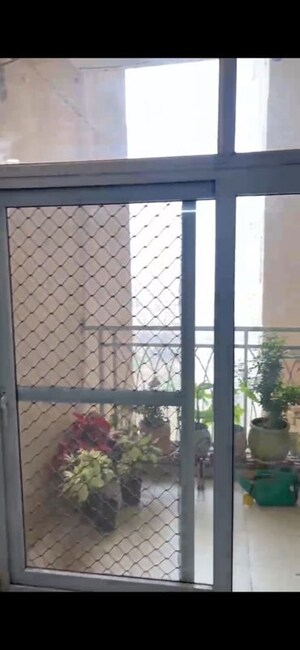 Room in 2.5 BHK Apartment at Mahagun My Woods, Sector 16c Greater Noida – for Rent
