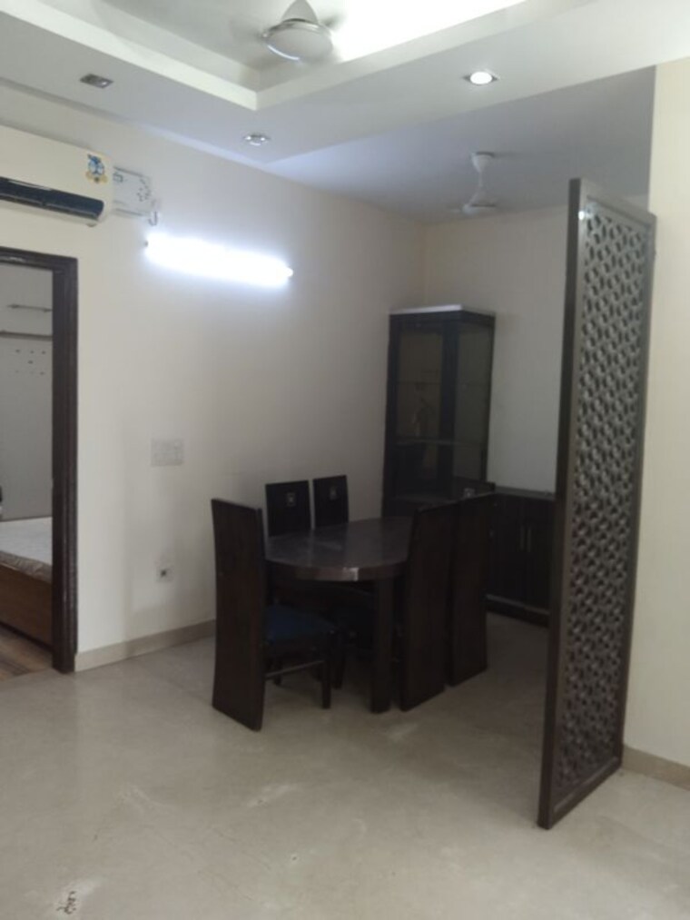 Living Room, naraina 3 Bedroom 200 Sq.Yd. Builder Floor In Naraina Delhi 10510599